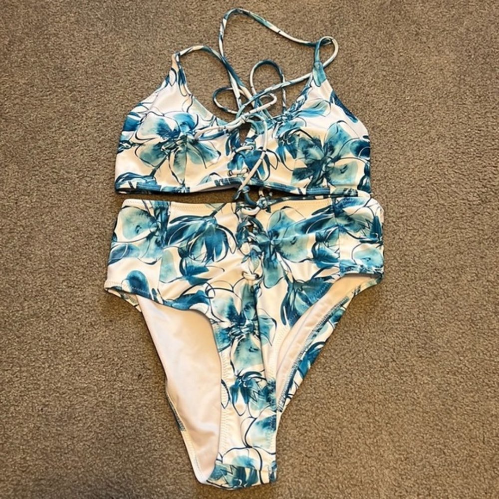 CUPSHE floral bikini set